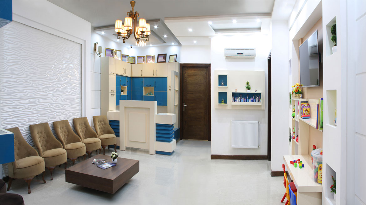 دکتر فرزانه احراری